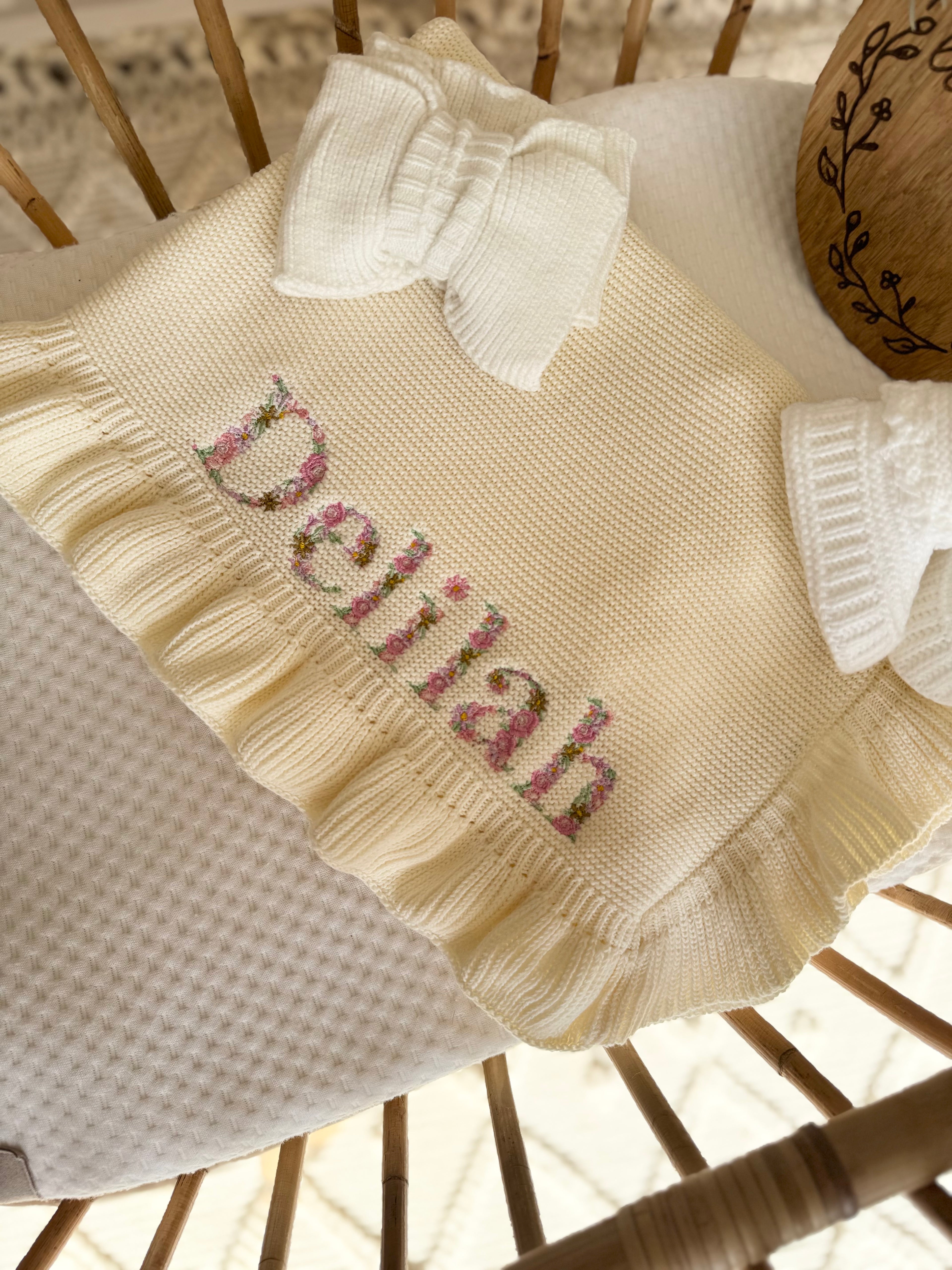 Frilly edge blanket - full floral name