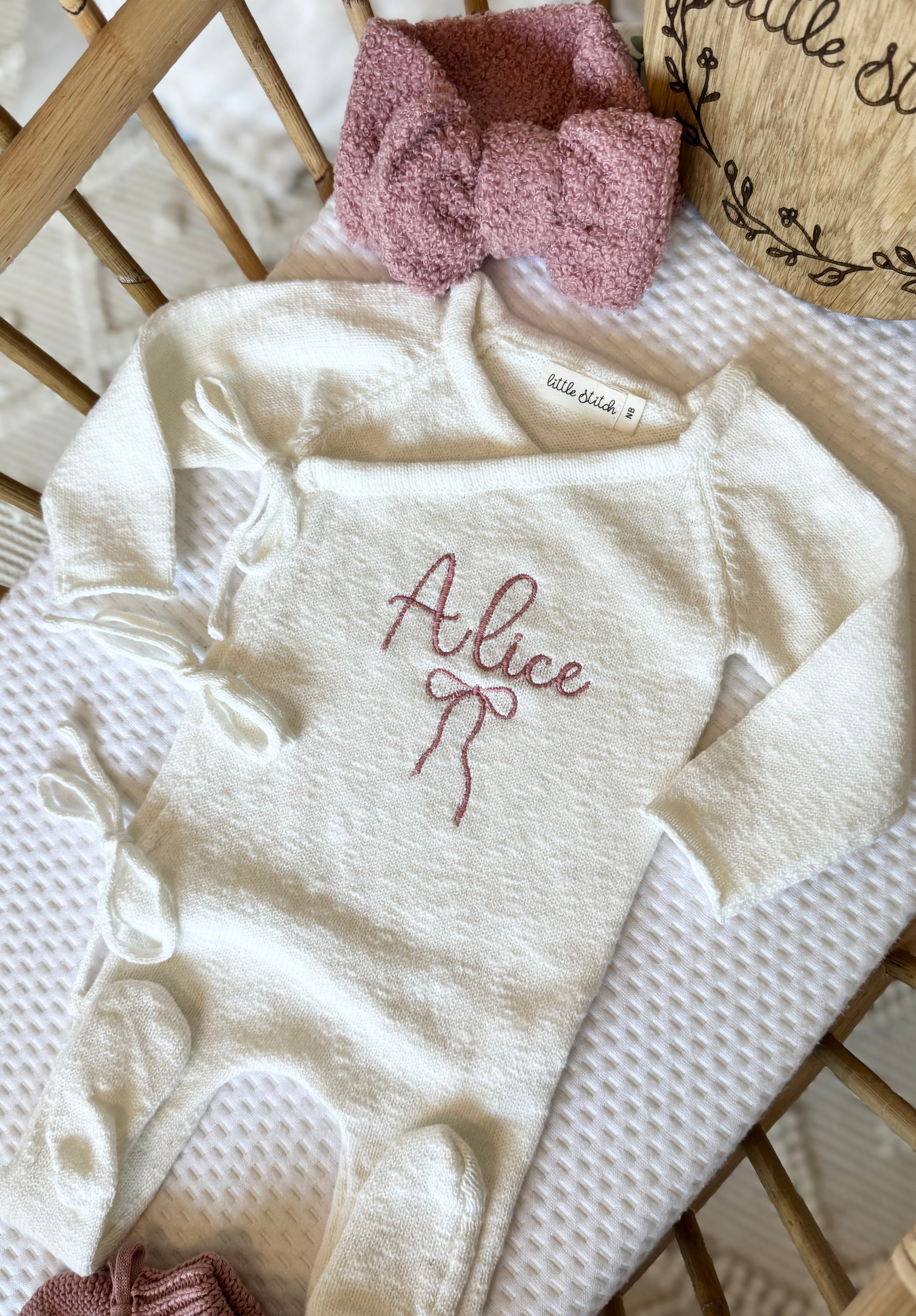 Name and bow design Babygrow