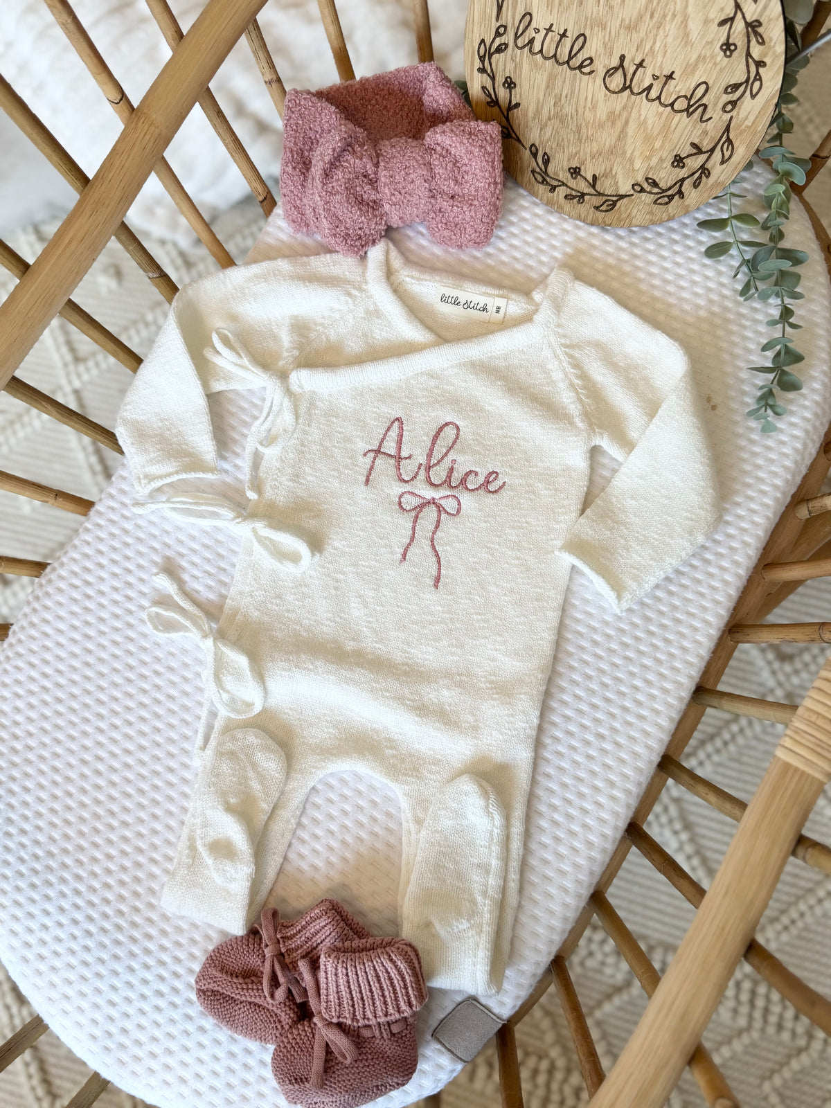 Name and bow design Babygrow
