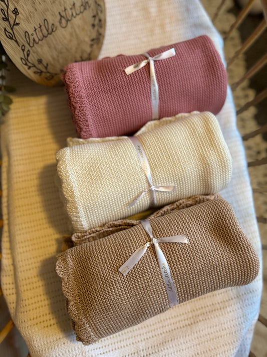 Small scallop edge blanket - floral first letter