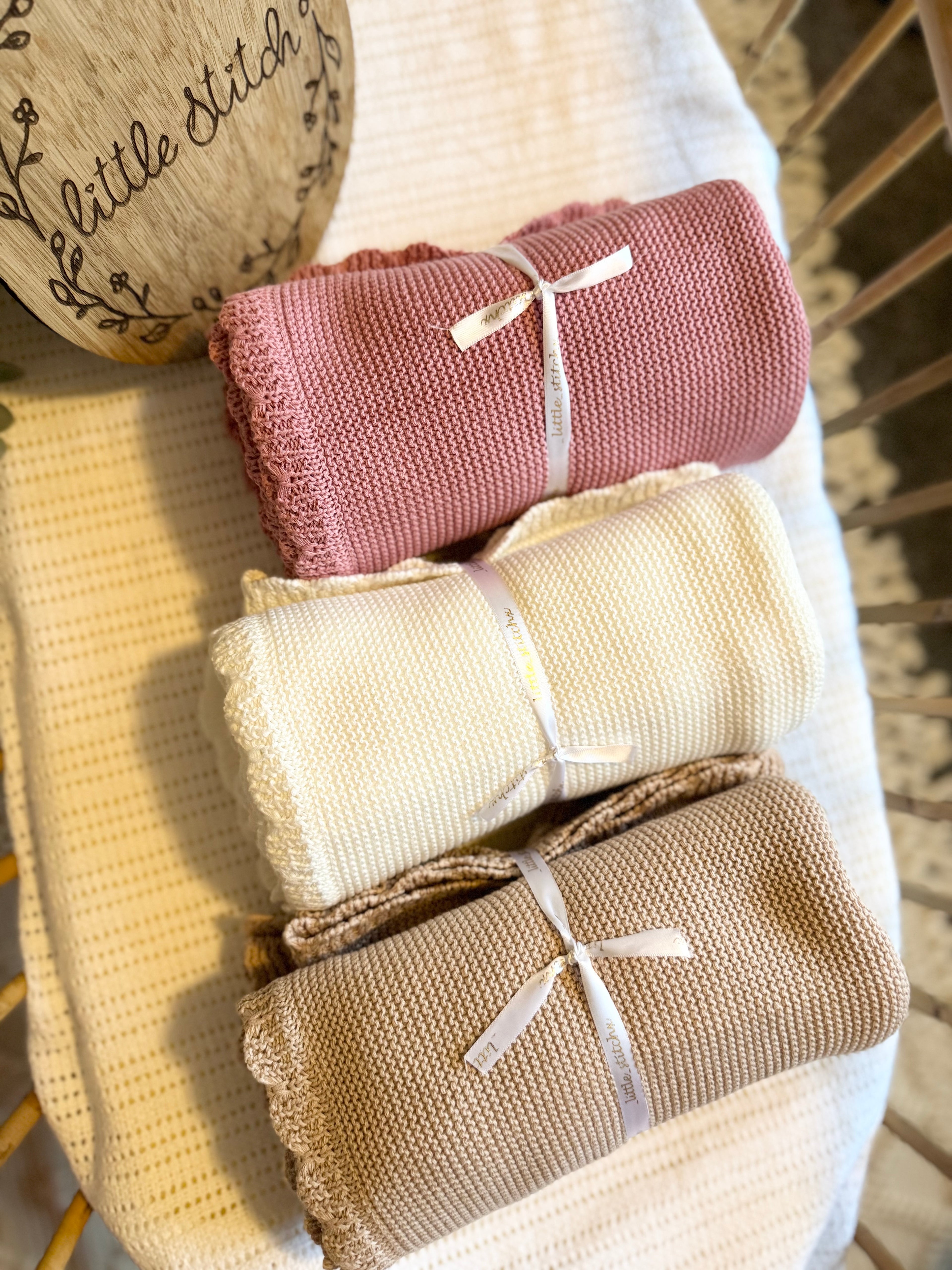 Small scallop edge blanket - floral first letter