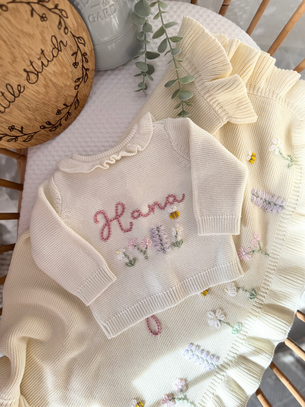 Single name and flowers design