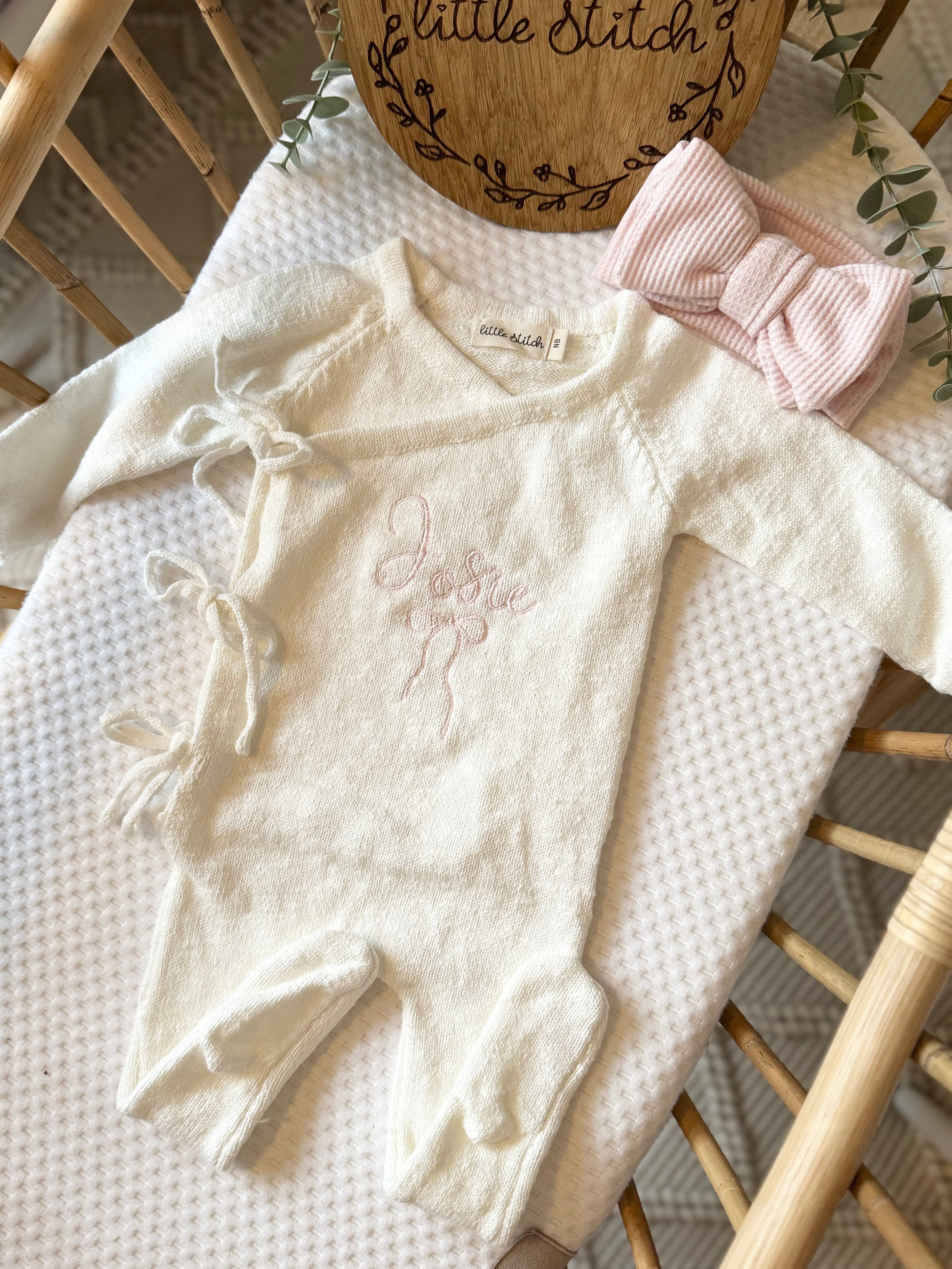Name and bow design Babygrow