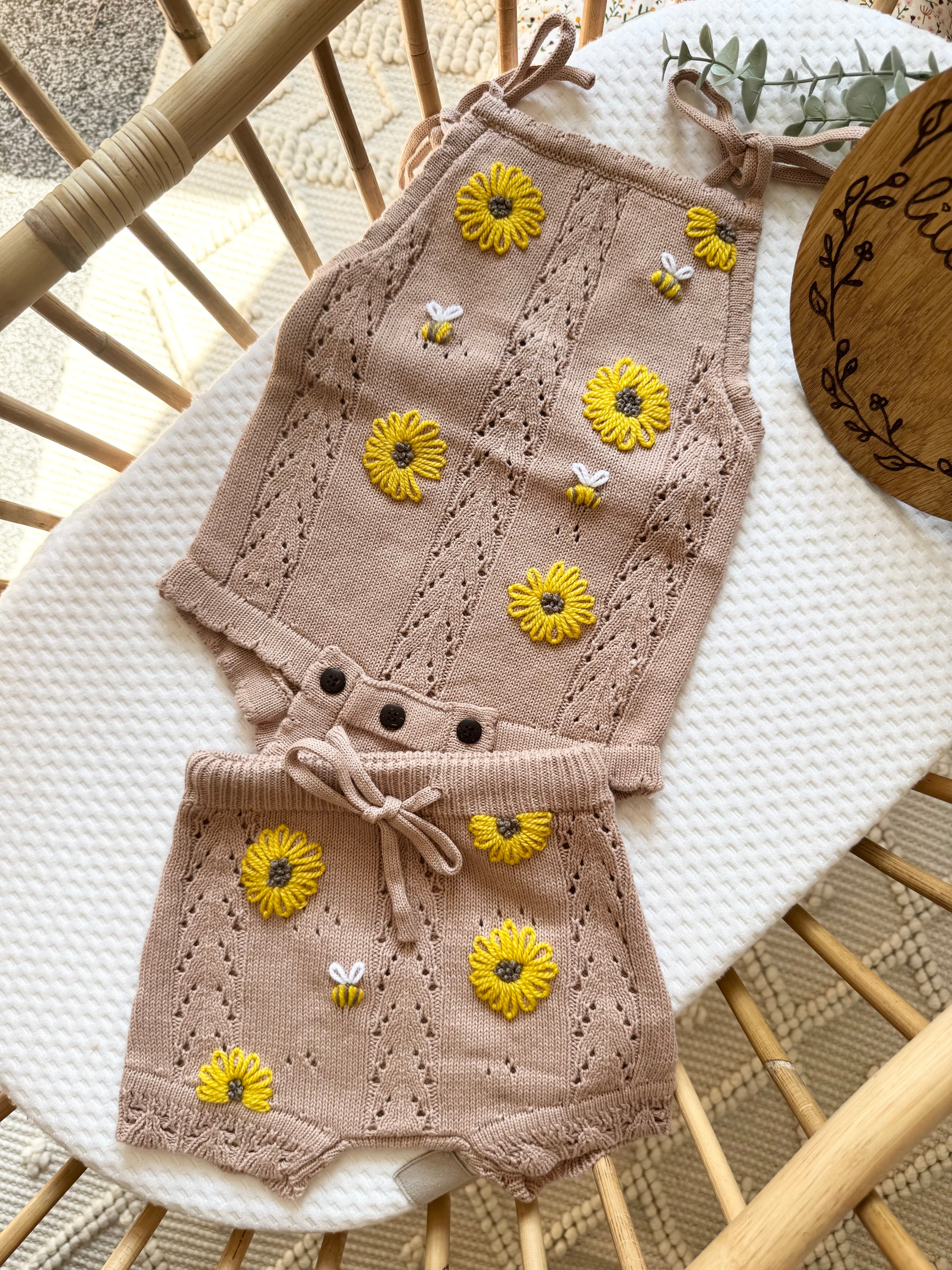 Sunflower and bees romper and shorts 9-12m