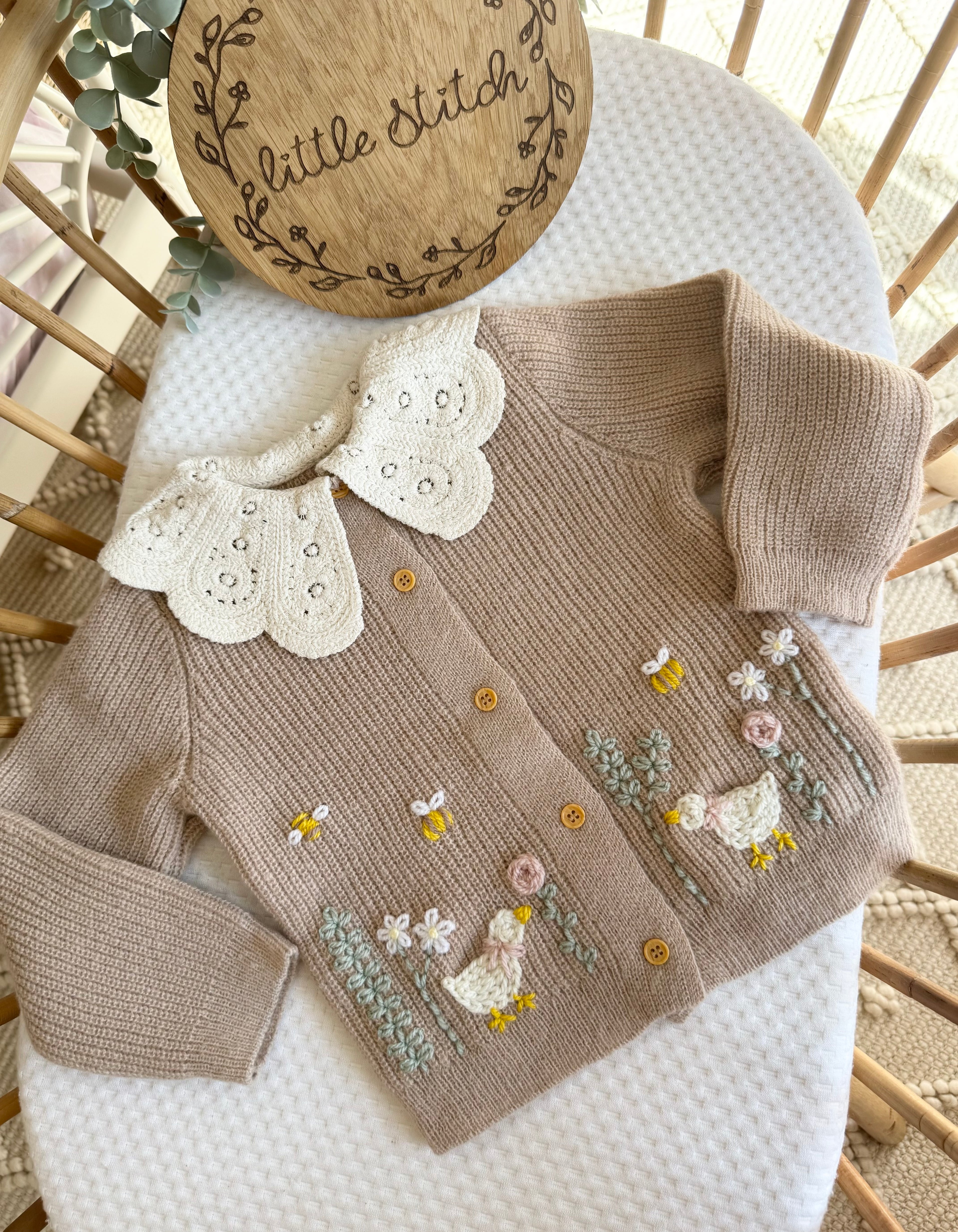 Duck theme cardigan 2-3y (no name included add the name add on if you’d like one adding)