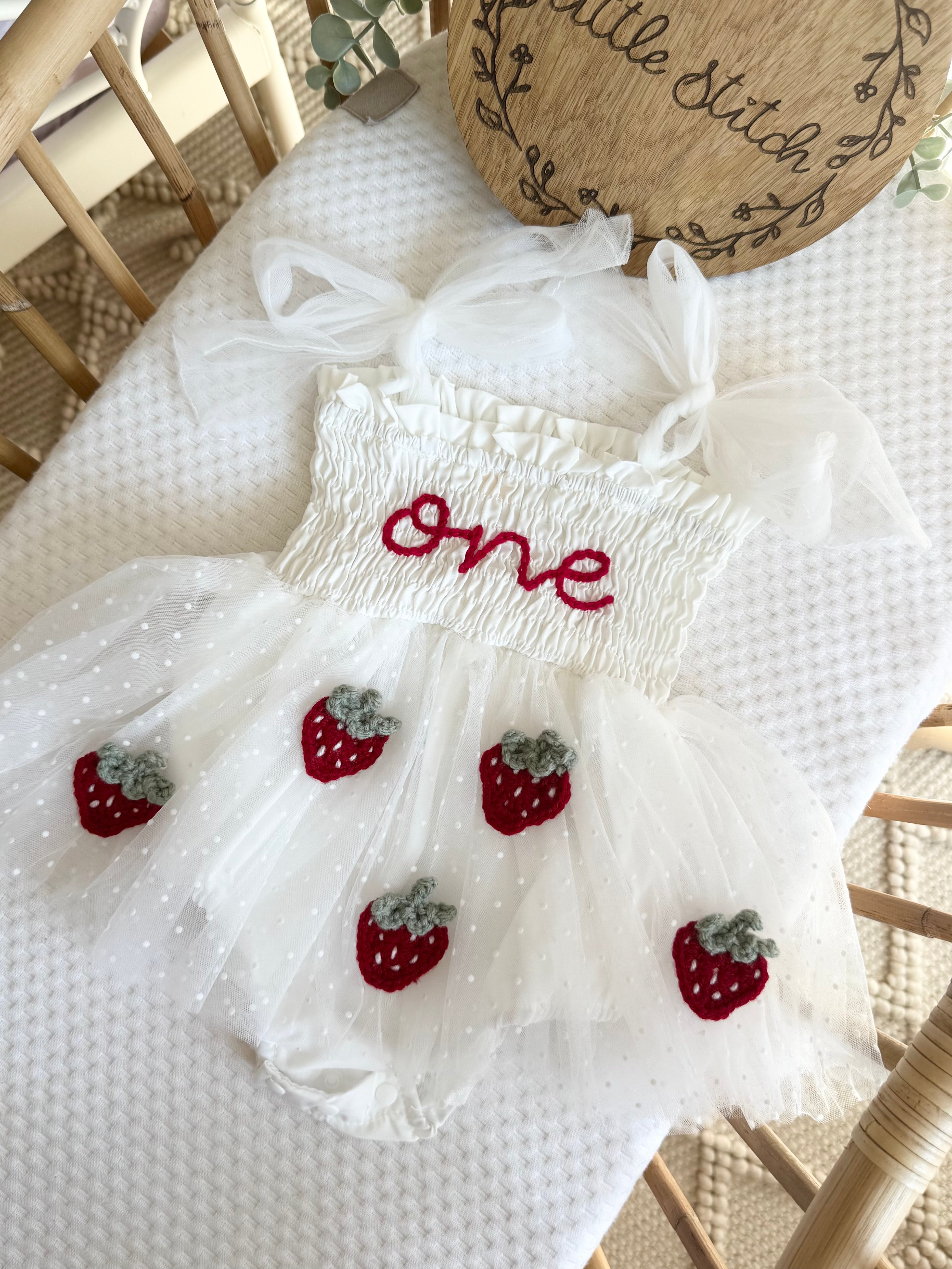 Strawberry dress 9-12m