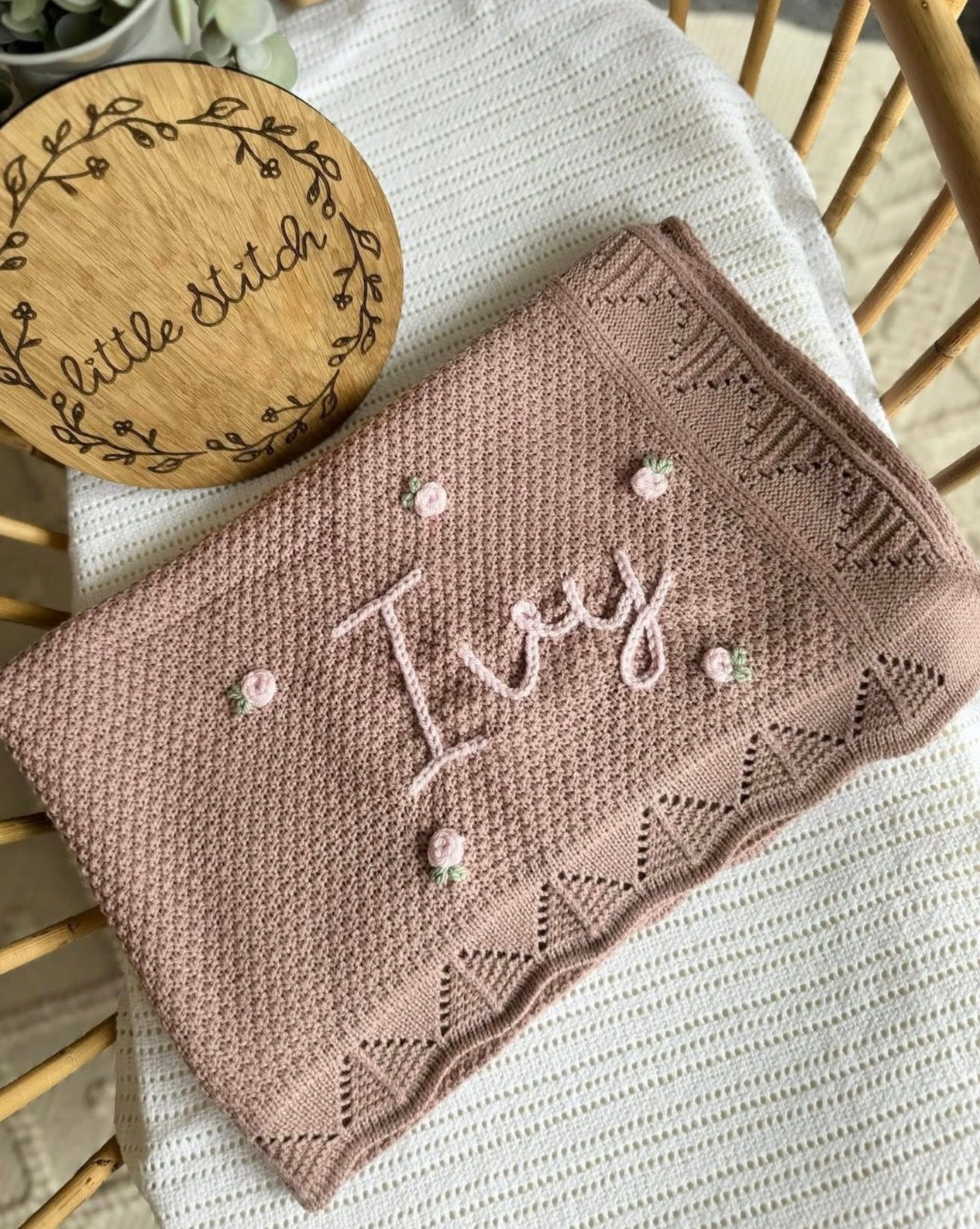 Name and roses design scallop blanket