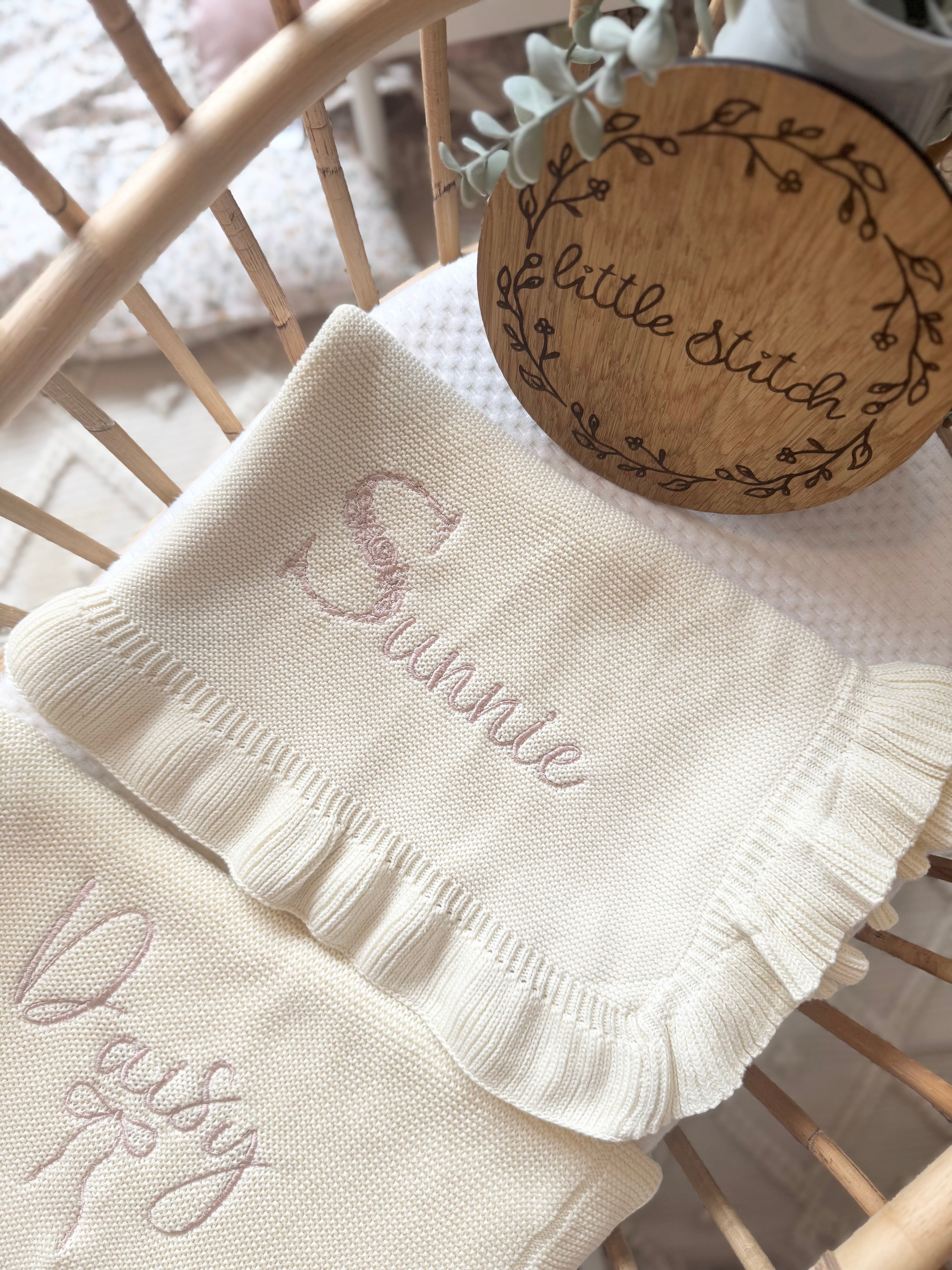 Frilly edge blanket - floral first letter
